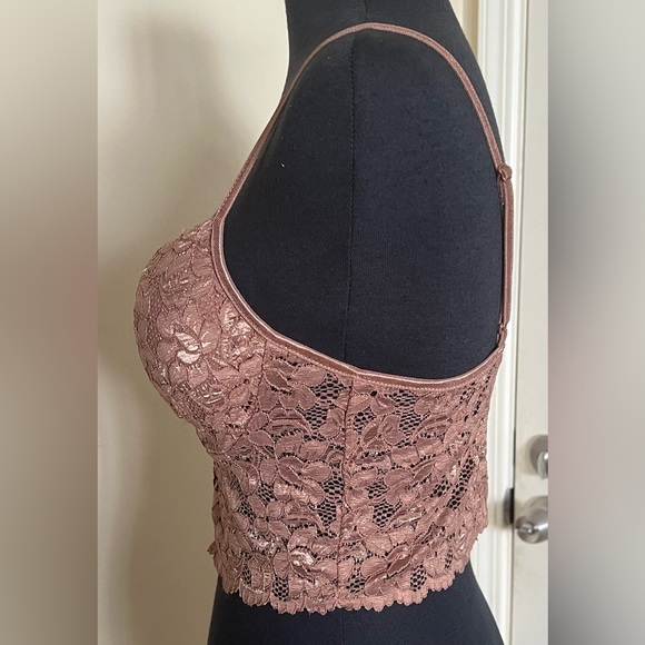 Lace Thin Strap Cropped Top with Padded Cups - Picture 3 of 6